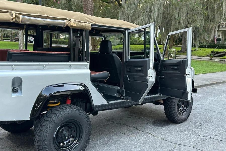 2000 Land Rover Defender 110