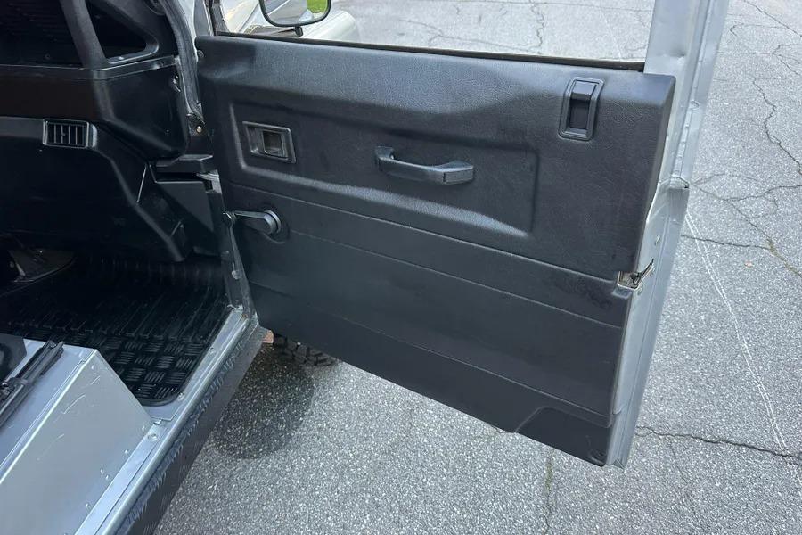 2000 Land Rover Defender 110