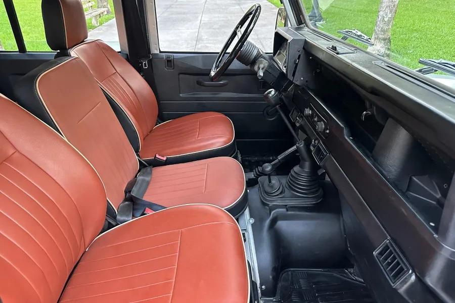 2000 Land Rover Defender 110