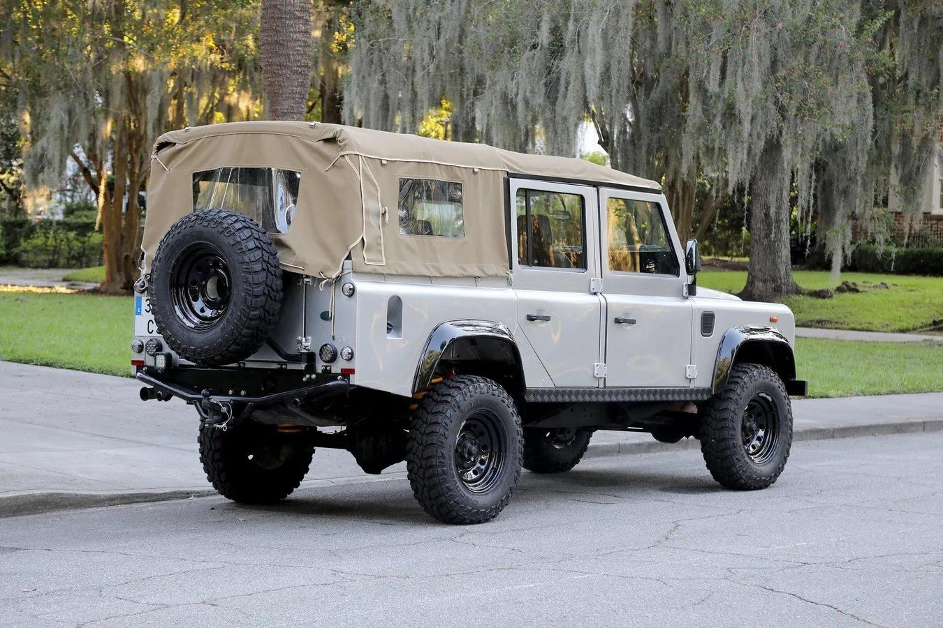 2000 Land Rover Defender 110