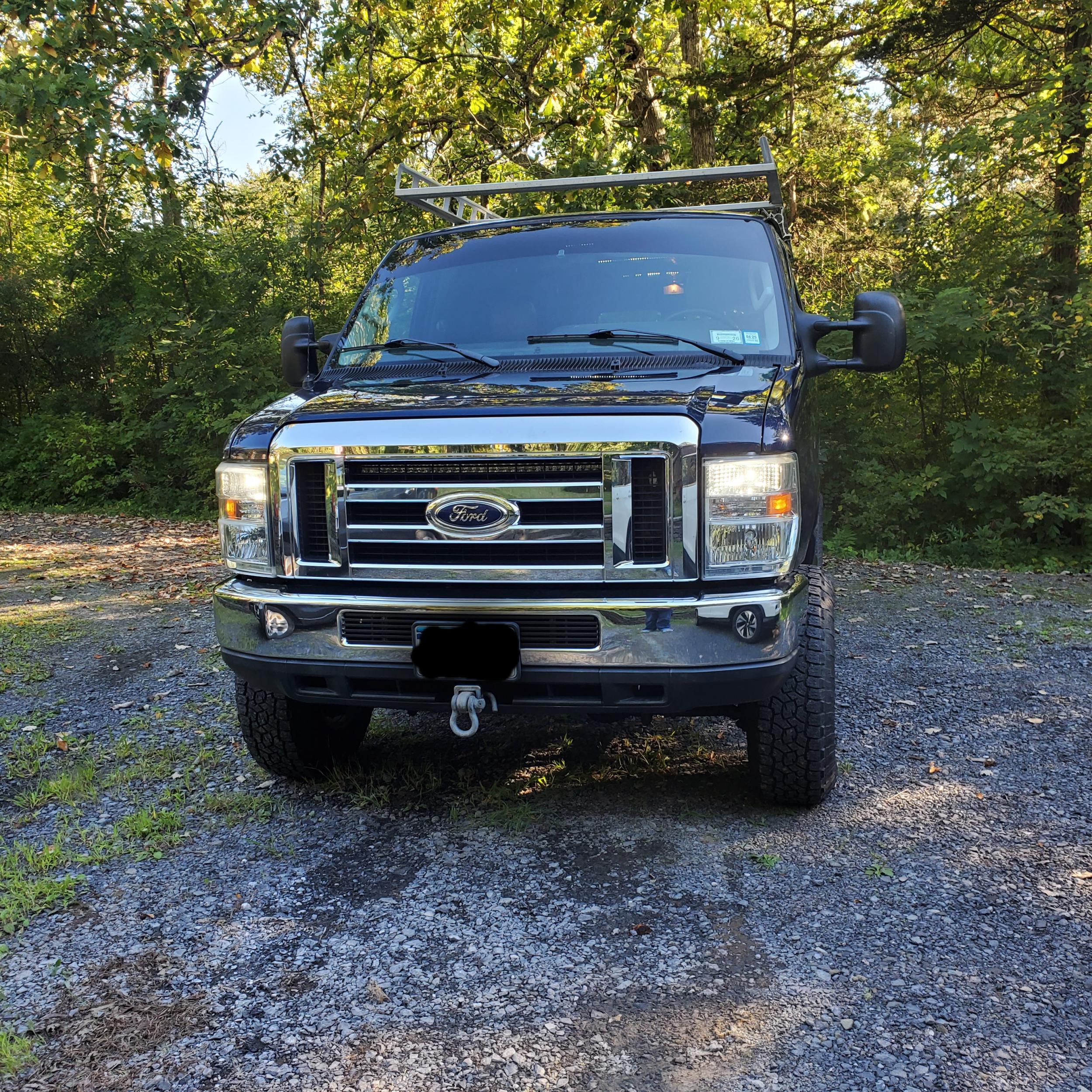 2011 Ford E-250 4x4 - 5