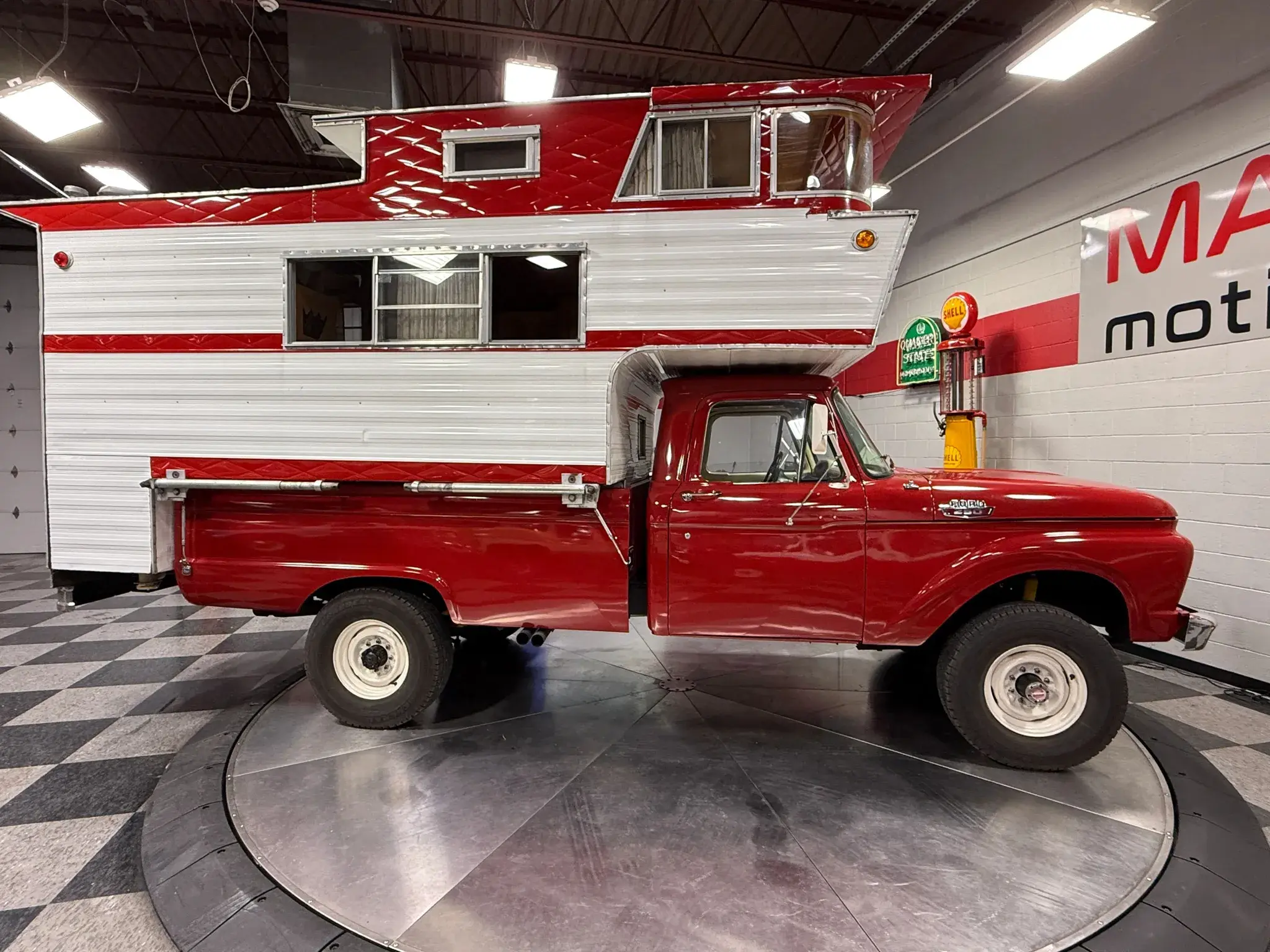 1963 Ford F250 Pickup & Camper - 3