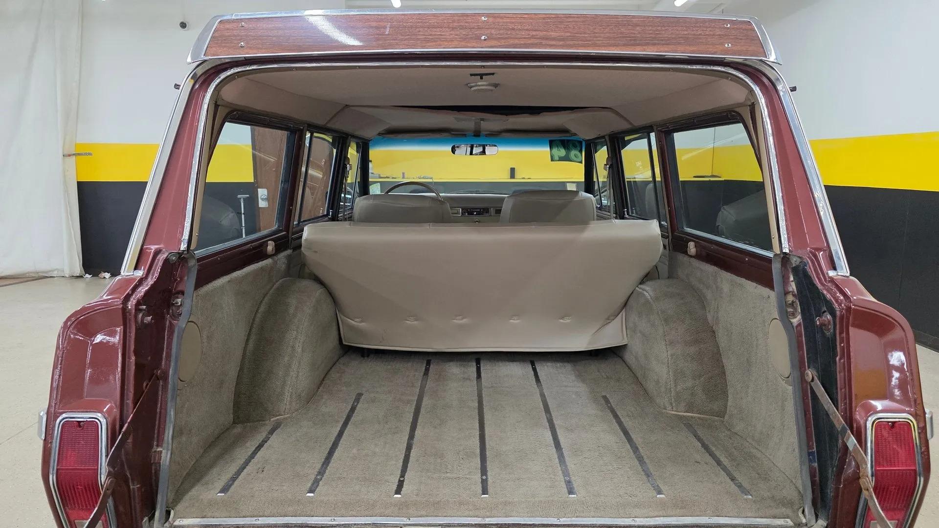 1984 Jeep Grand Wagoneer