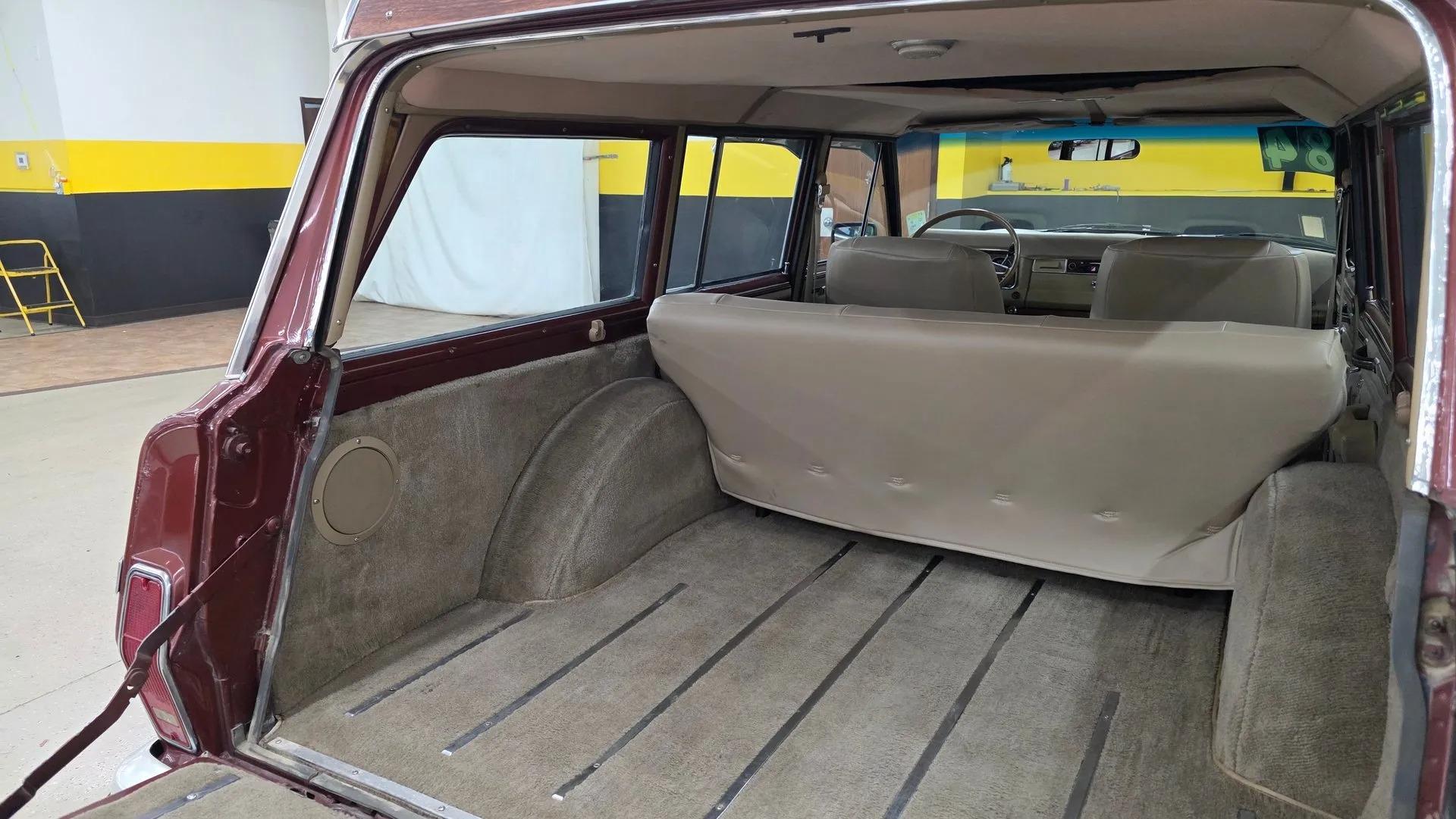 1984 Jeep Grand Wagoneer