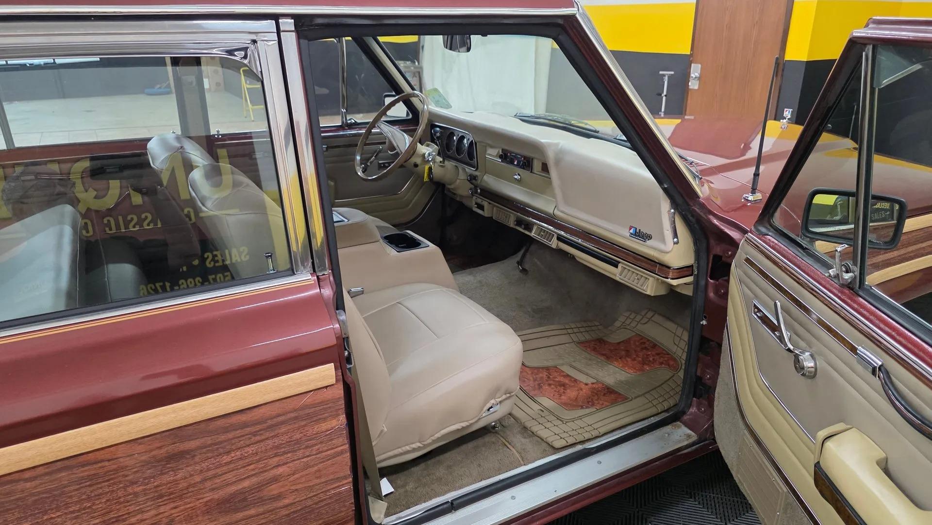 1984 Jeep Grand Wagoneer