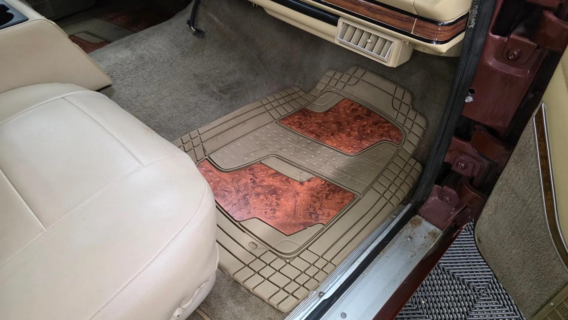 1984 Jeep Grand Wagoneer