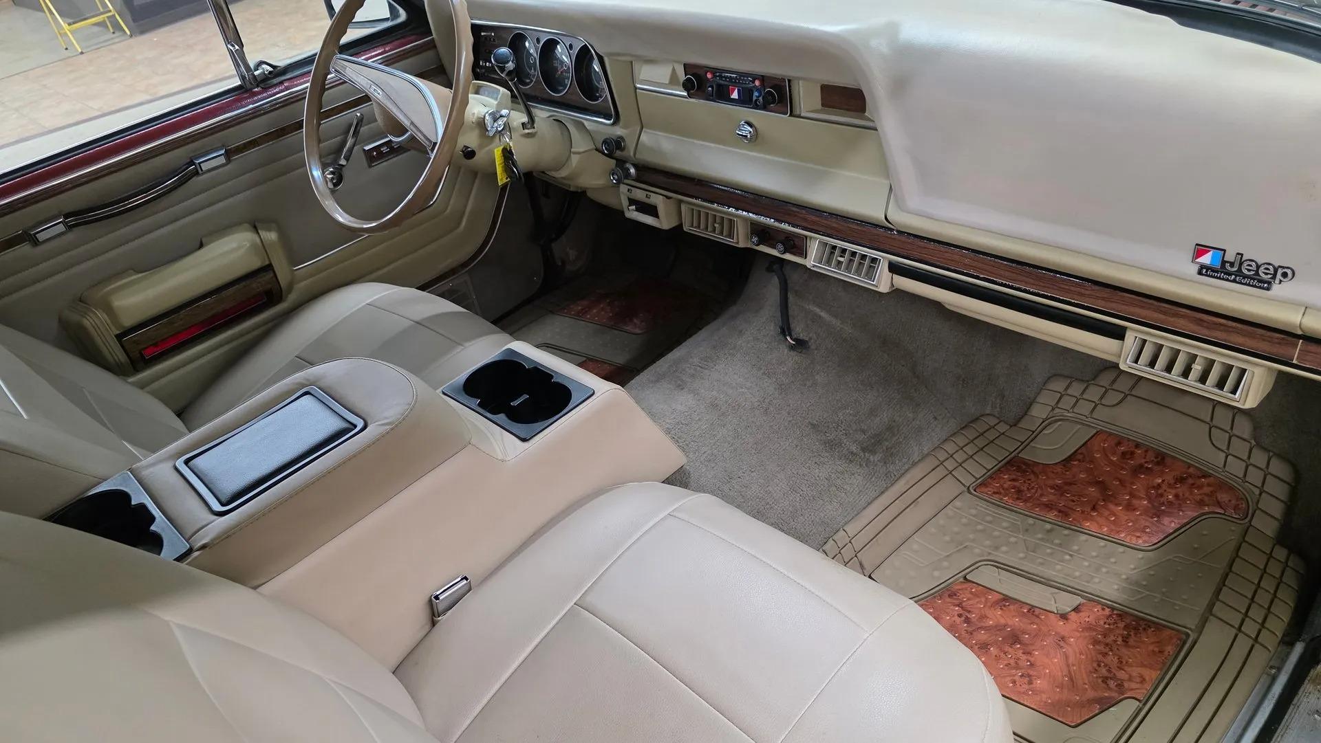 1984 Jeep Grand Wagoneer