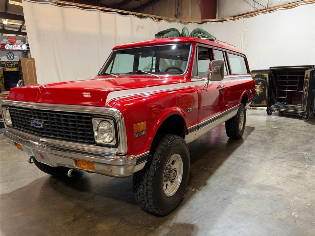 1972 Chevrolet Suburban K20 Custom Deluxe 4x4