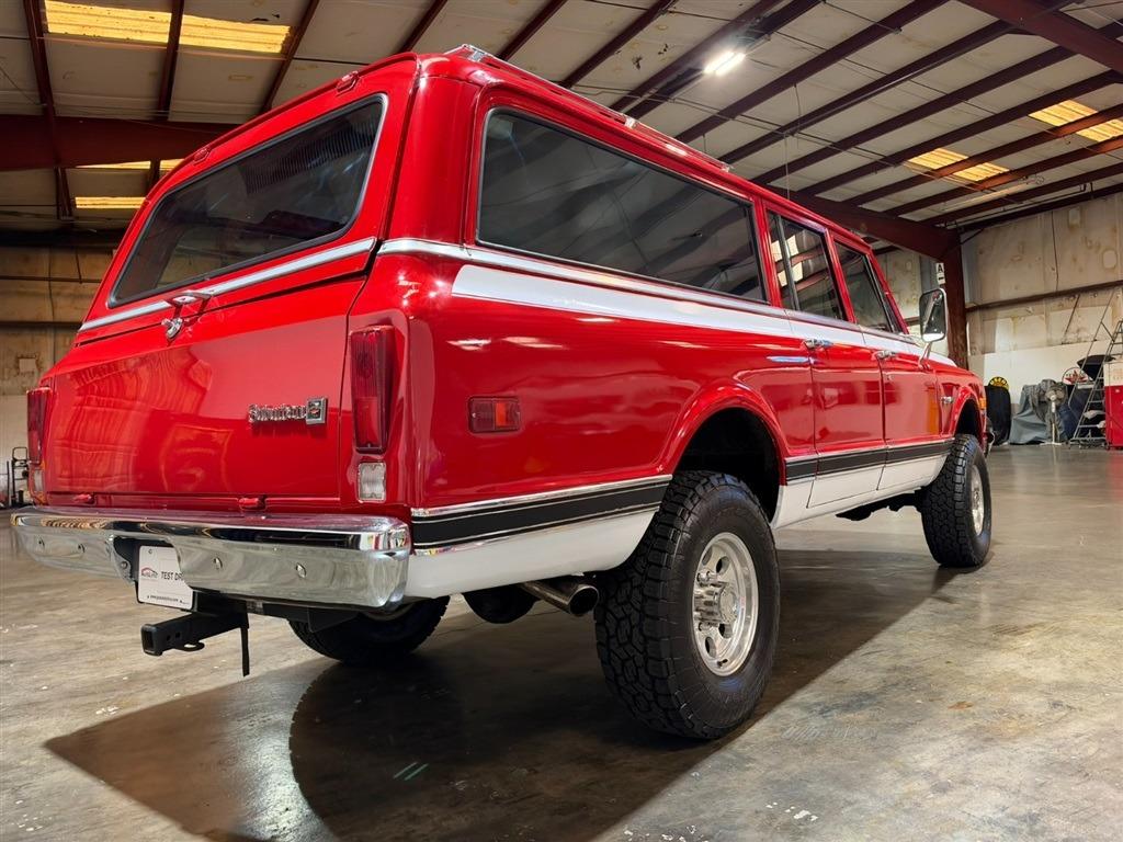 1972 Chevrolet Suburban K20 Custom Deluxe 4x4