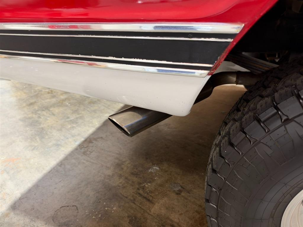 1972 Chevrolet Suburban K20 Custom Deluxe 4x4