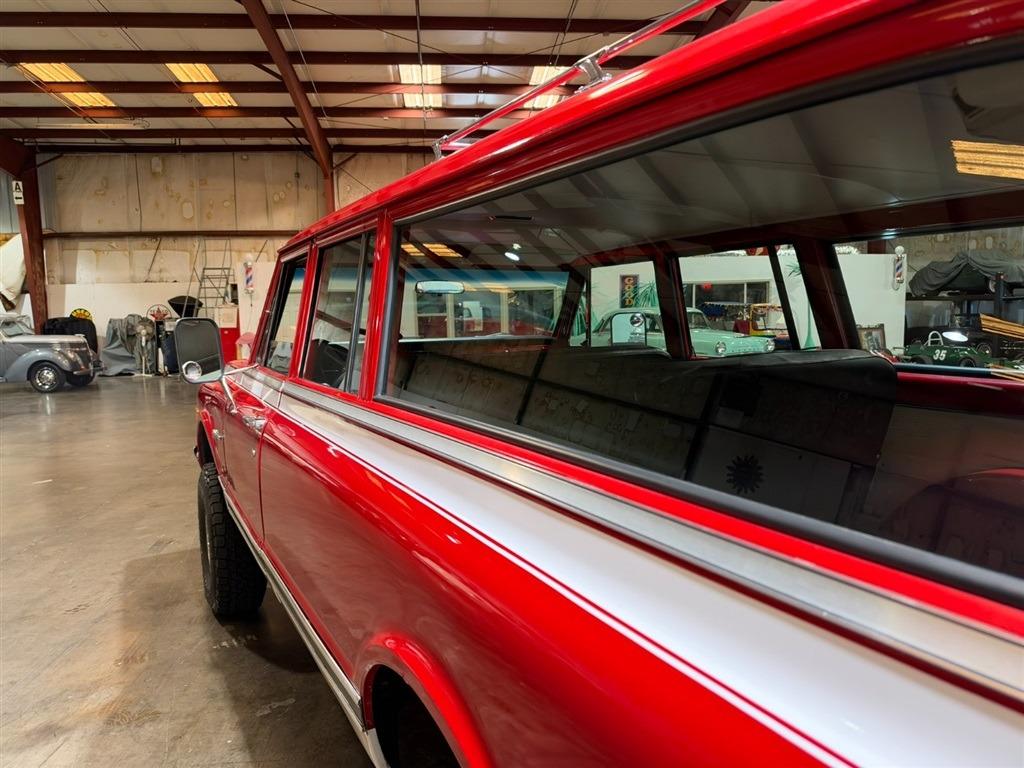 1972 Chevrolet Suburban K20 Custom Deluxe 4x4