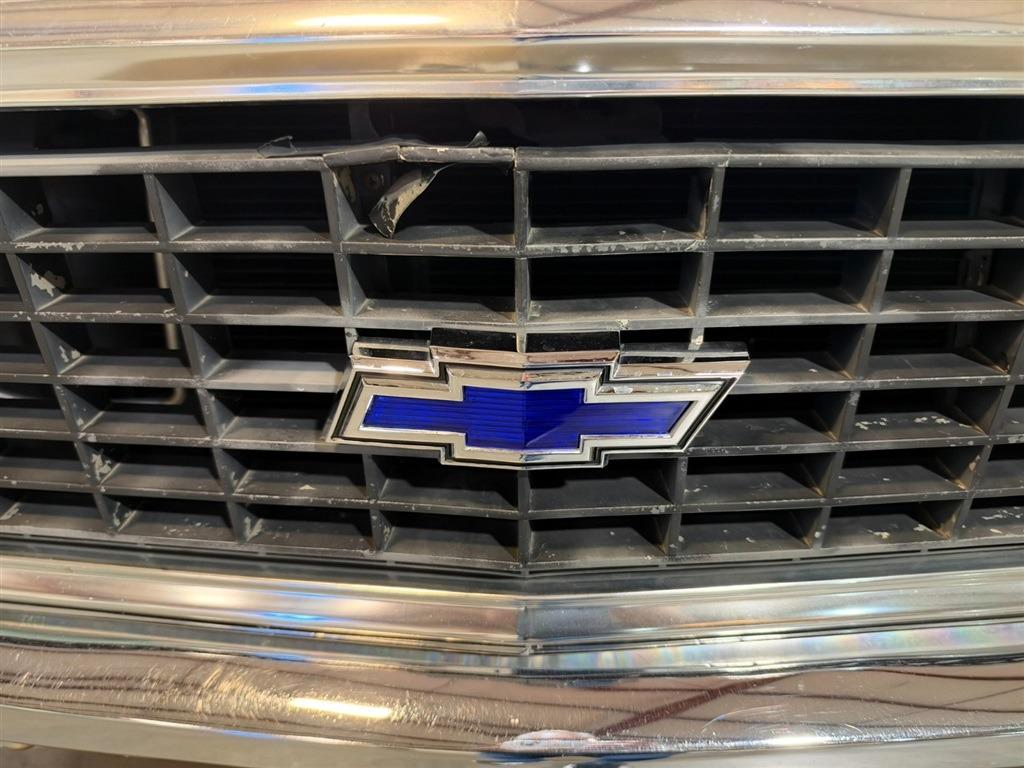 1972 Chevrolet Suburban K20 Custom Deluxe 4x4