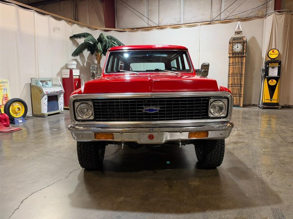 1972 Chevrolet Suburban K20 Custom Deluxe 4x4