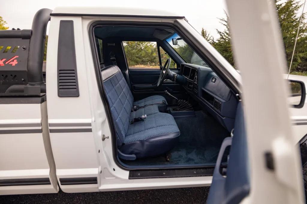1988 Jeep Comanche Pioneer