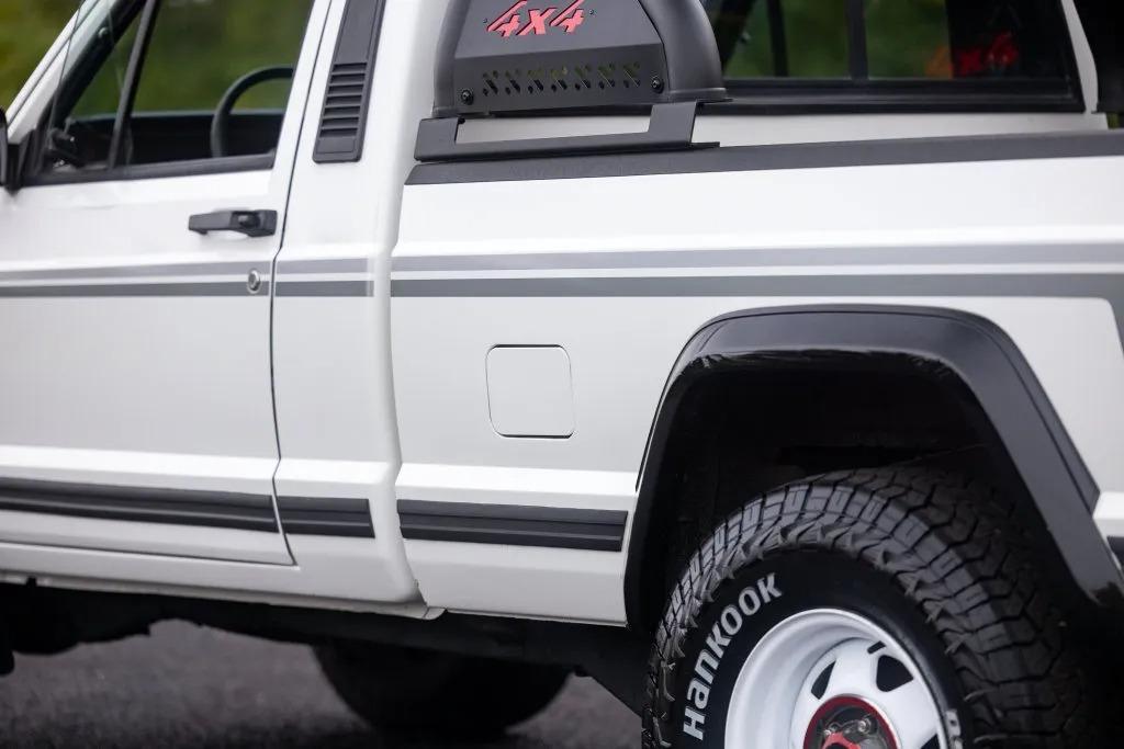 1988 Jeep Comanche Pioneer