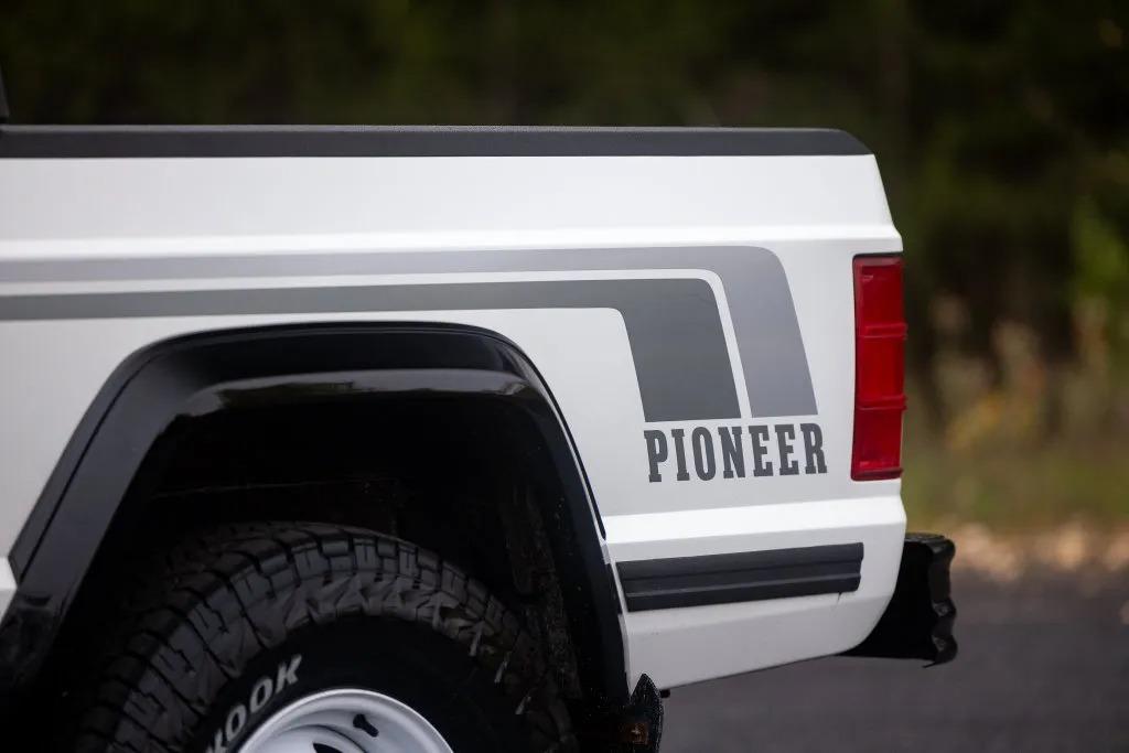 1988 Jeep Comanche Pioneer