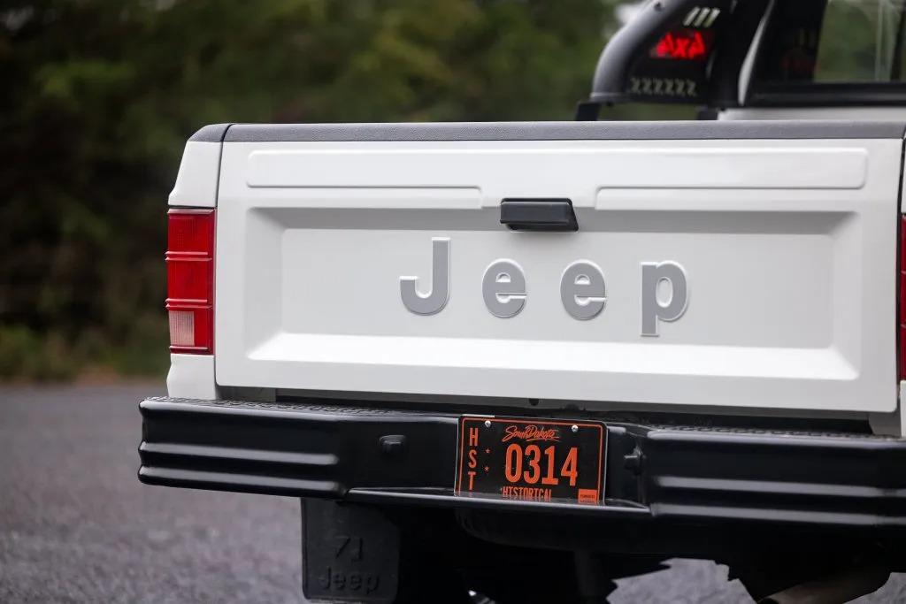 1988 Jeep Comanche Pioneer