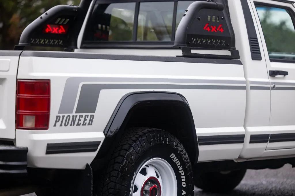 1988 Jeep Comanche Pioneer