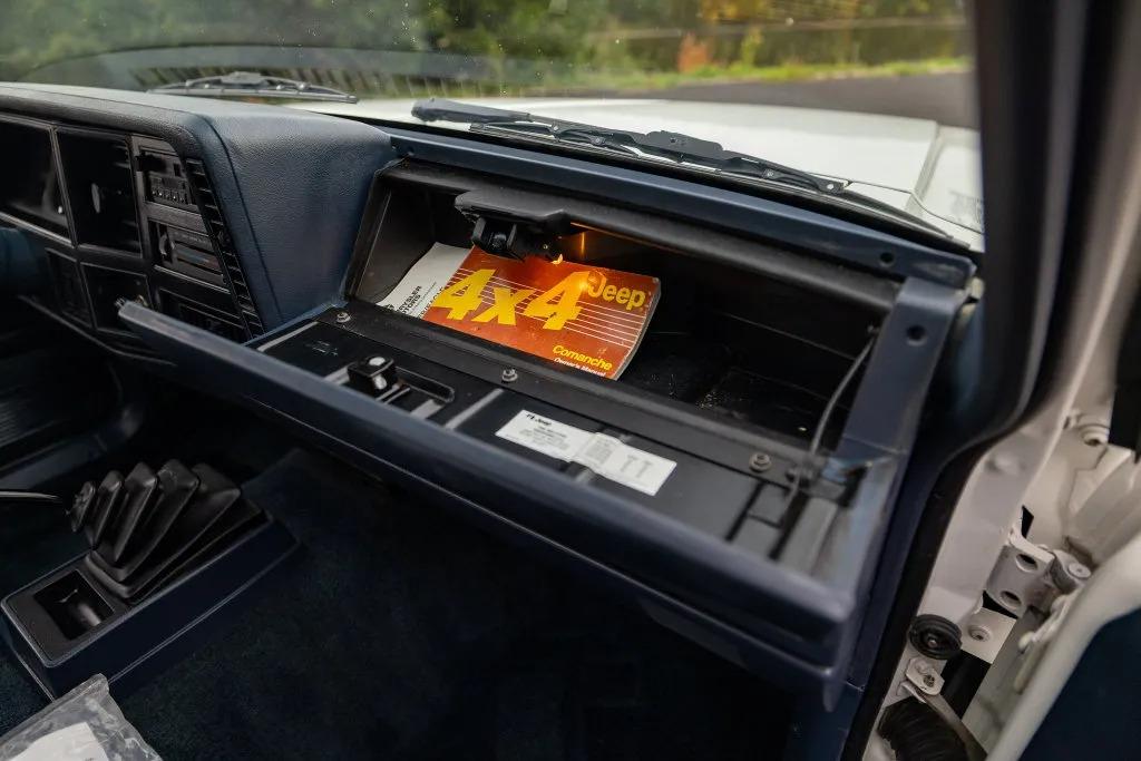 1988 Jeep Comanche Pioneer - 5