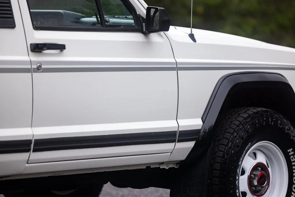 1988 Jeep Comanche Pioneer