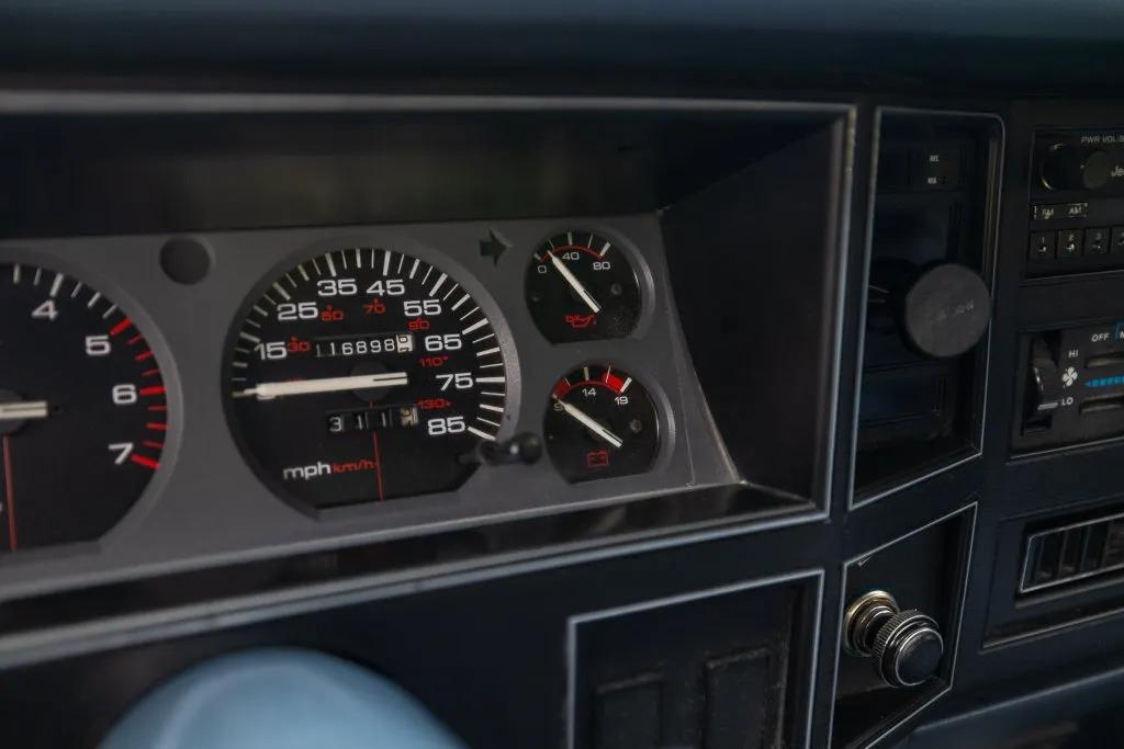 1988 Jeep Comanche Pioneer