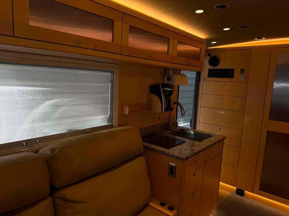 2014 EarthRoamer XV-LTS #142