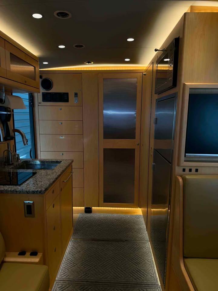 2014 EarthRoamer XV-LTS #142
