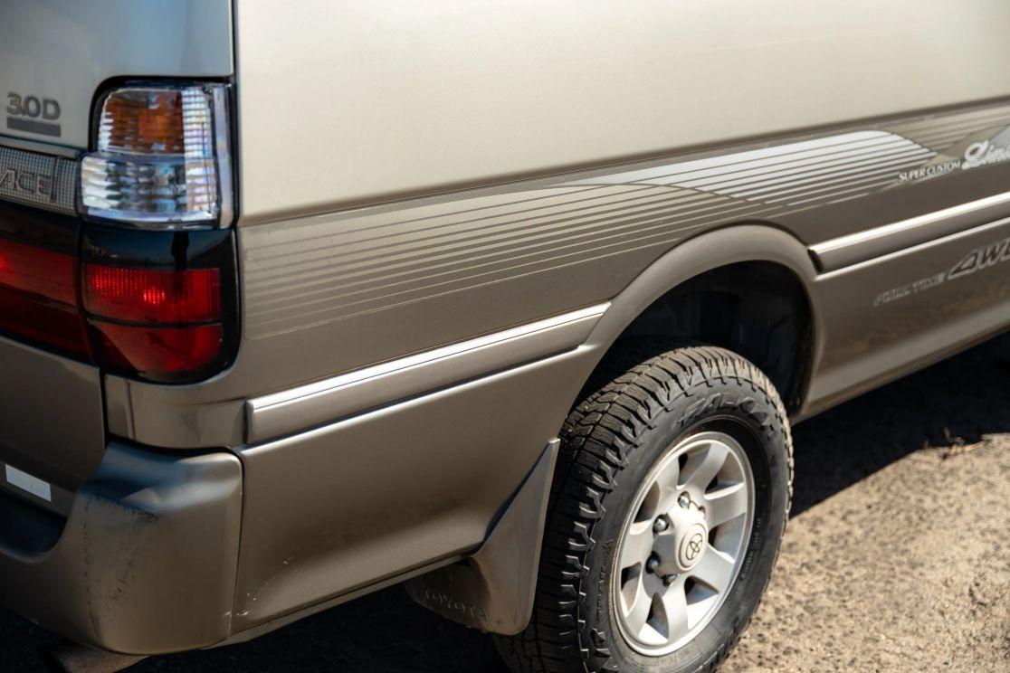 1997 Toyota HiAce Super Custom Limited
