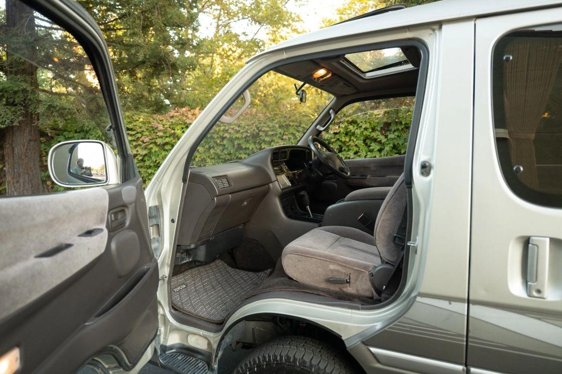 1997 Toyota HiAce Super Custom Limited