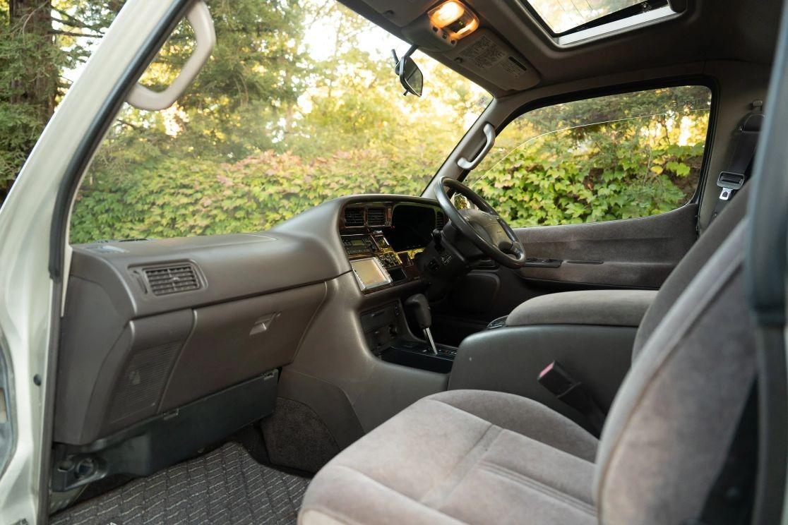 1997 Toyota HiAce Super Custom Limited