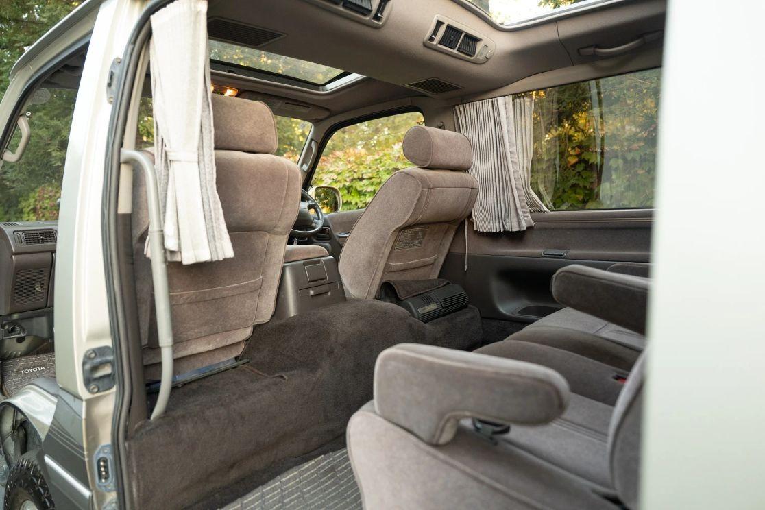 1997 Toyota HiAce Super Custom Limited