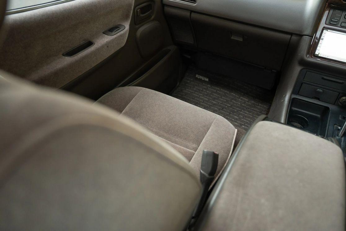 1997 Toyota HiAce Super Custom Limited