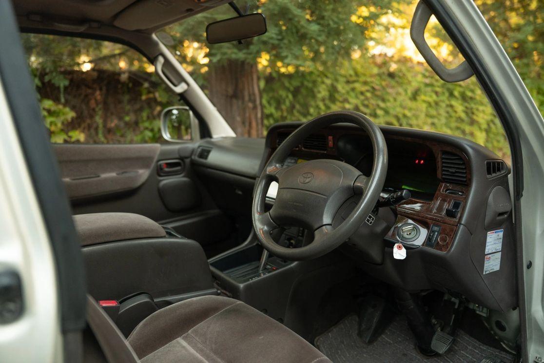 1997 Toyota HiAce Super Custom Limited