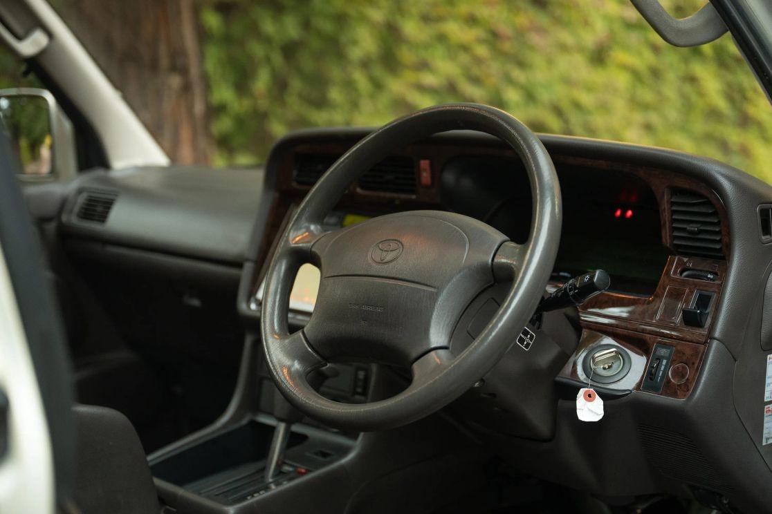 1997 Toyota HiAce Super Custom Limited