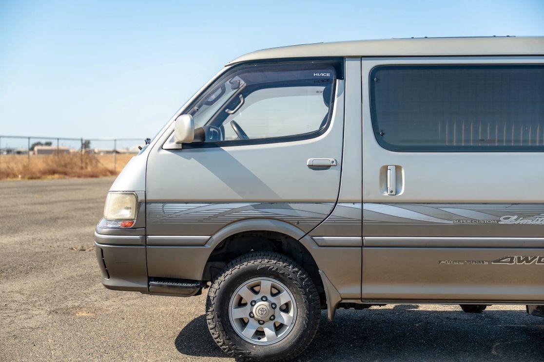 1997 Toyota HiAce Super Custom Limited