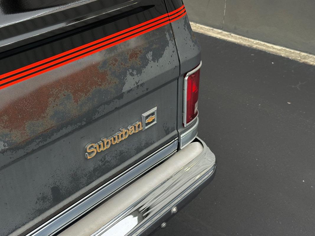 1987 Chevrolet R20 Suburban Silverado