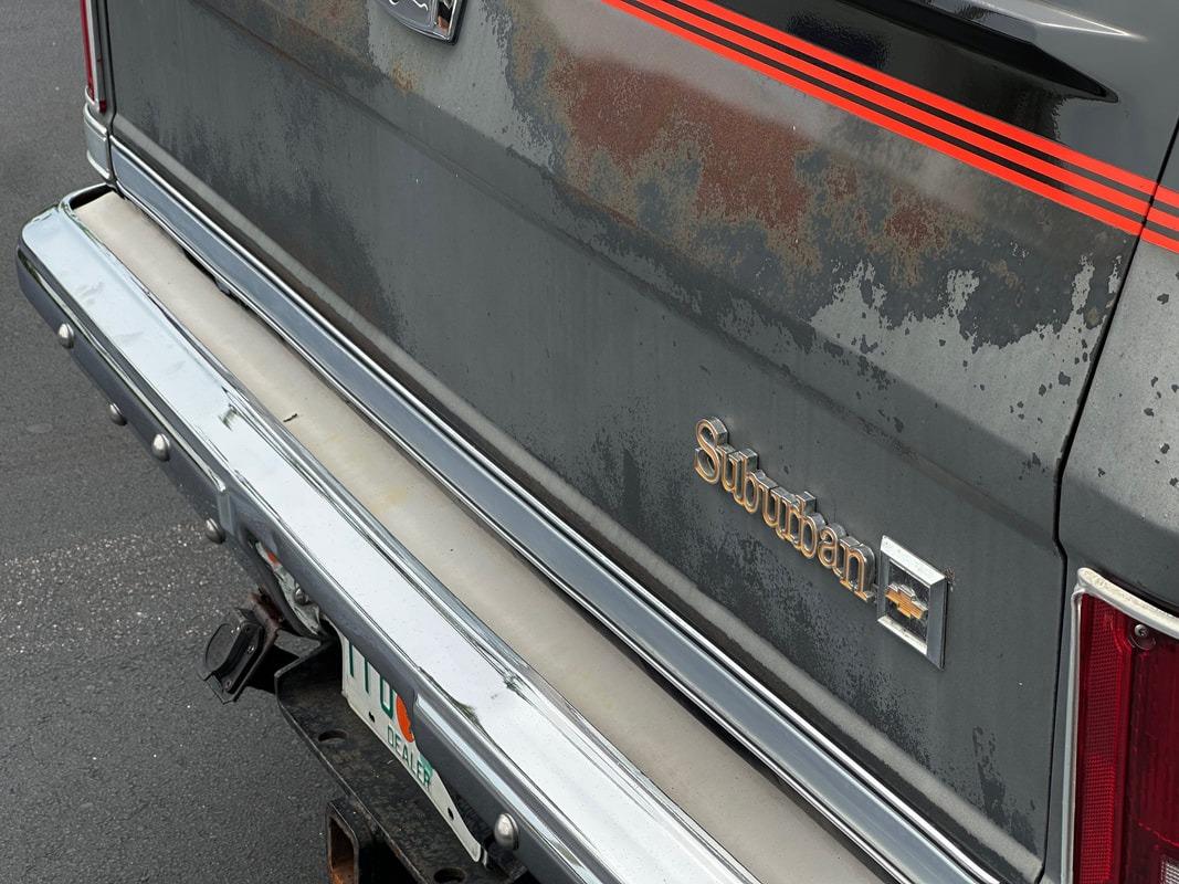 1987 Chevrolet R20 Suburban Silverado