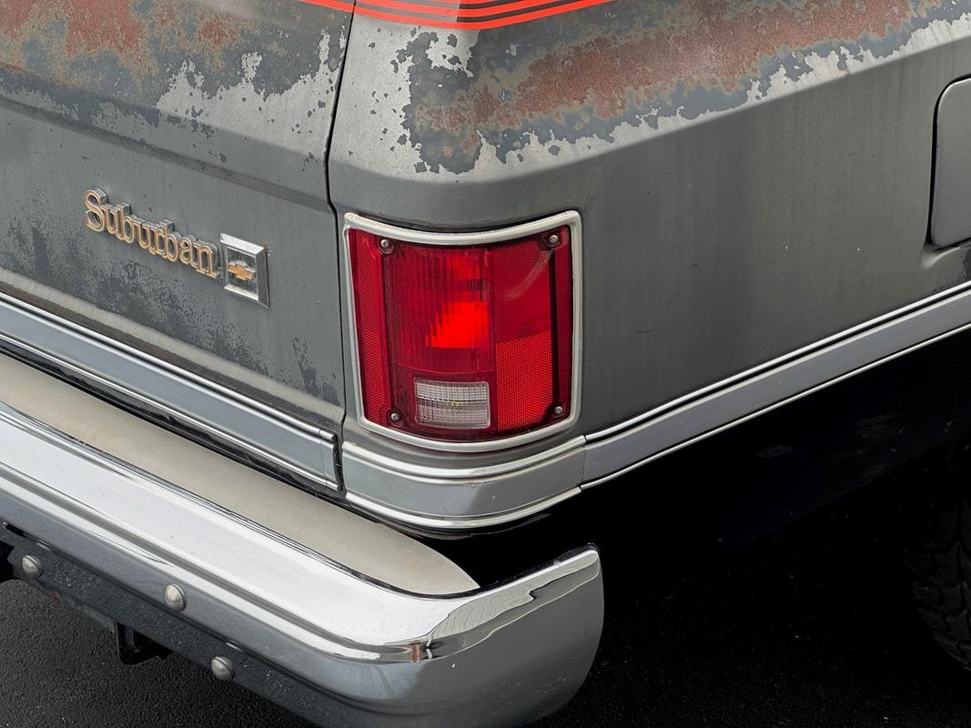 1987 Chevrolet R20 Suburban Silverado