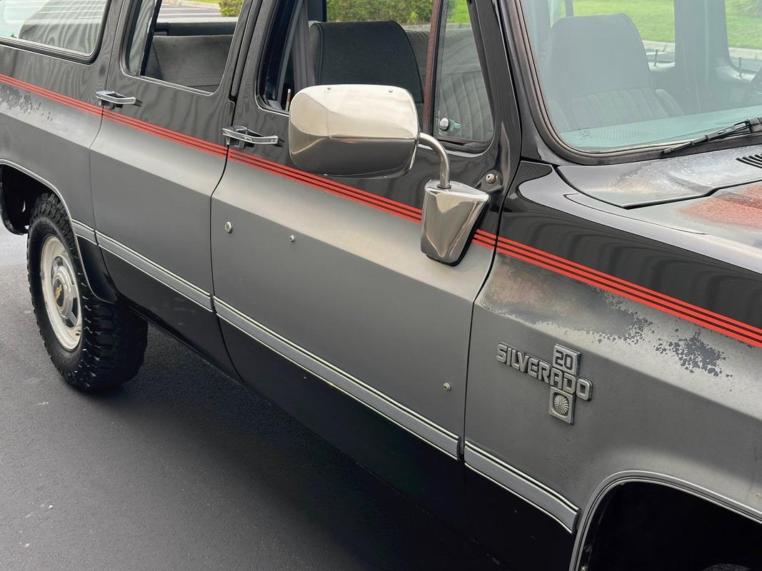 1987 Chevrolet R20 Suburban Silverado