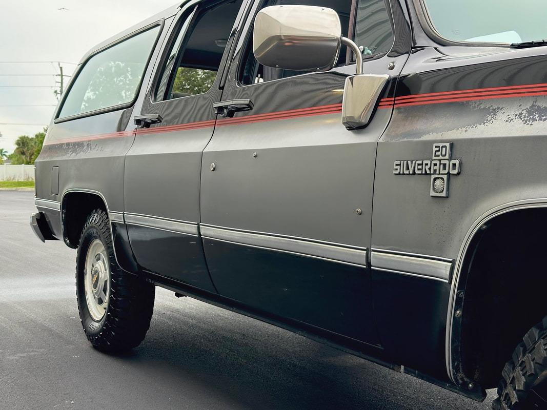 1987 Chevrolet R20 Suburban Silverado