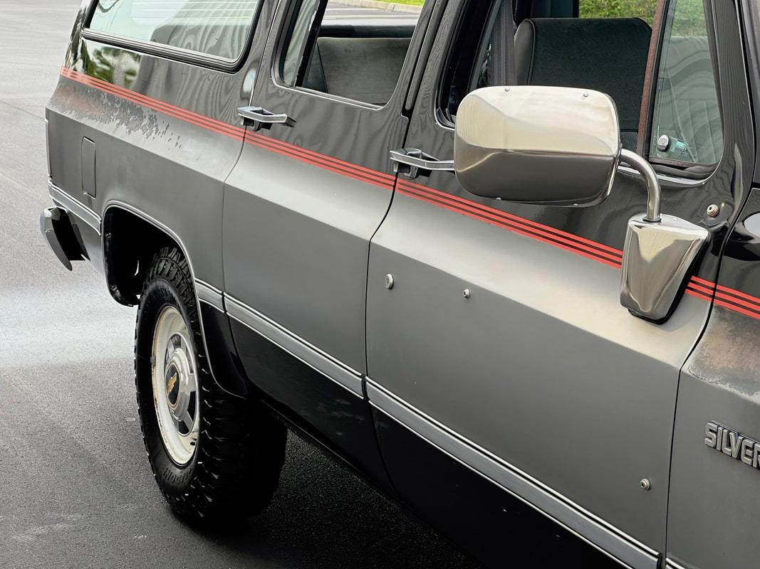 1987 Chevrolet R20 Suburban Silverado