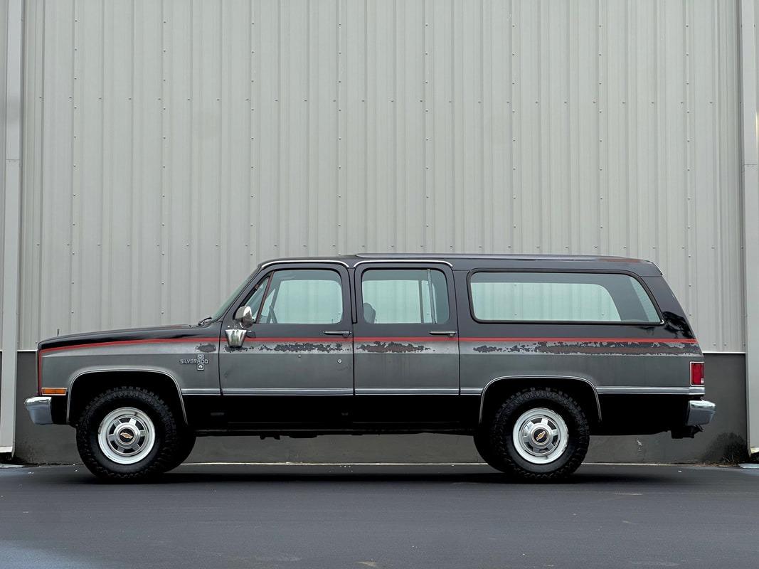 1987 Chevrolet R20 Suburban Silverado