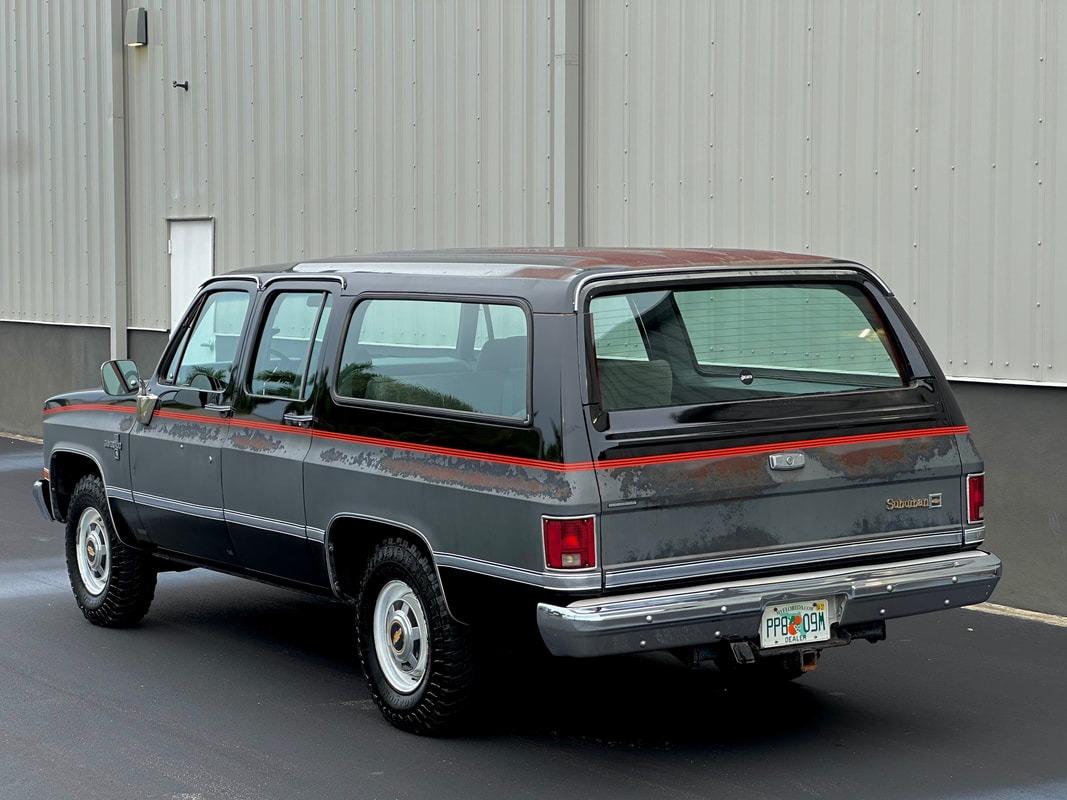 1987 Chevrolet R20 Suburban Silverado