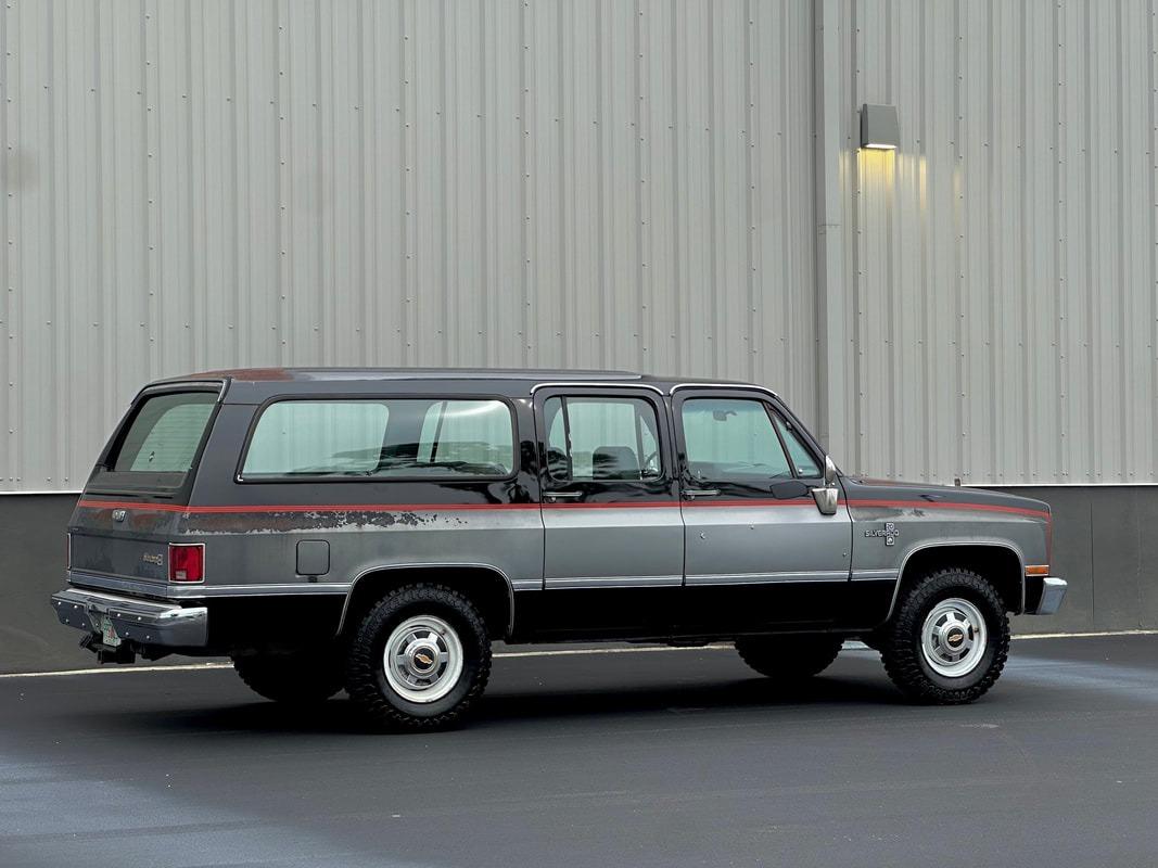 1987 Chevrolet R20 Suburban Silverado