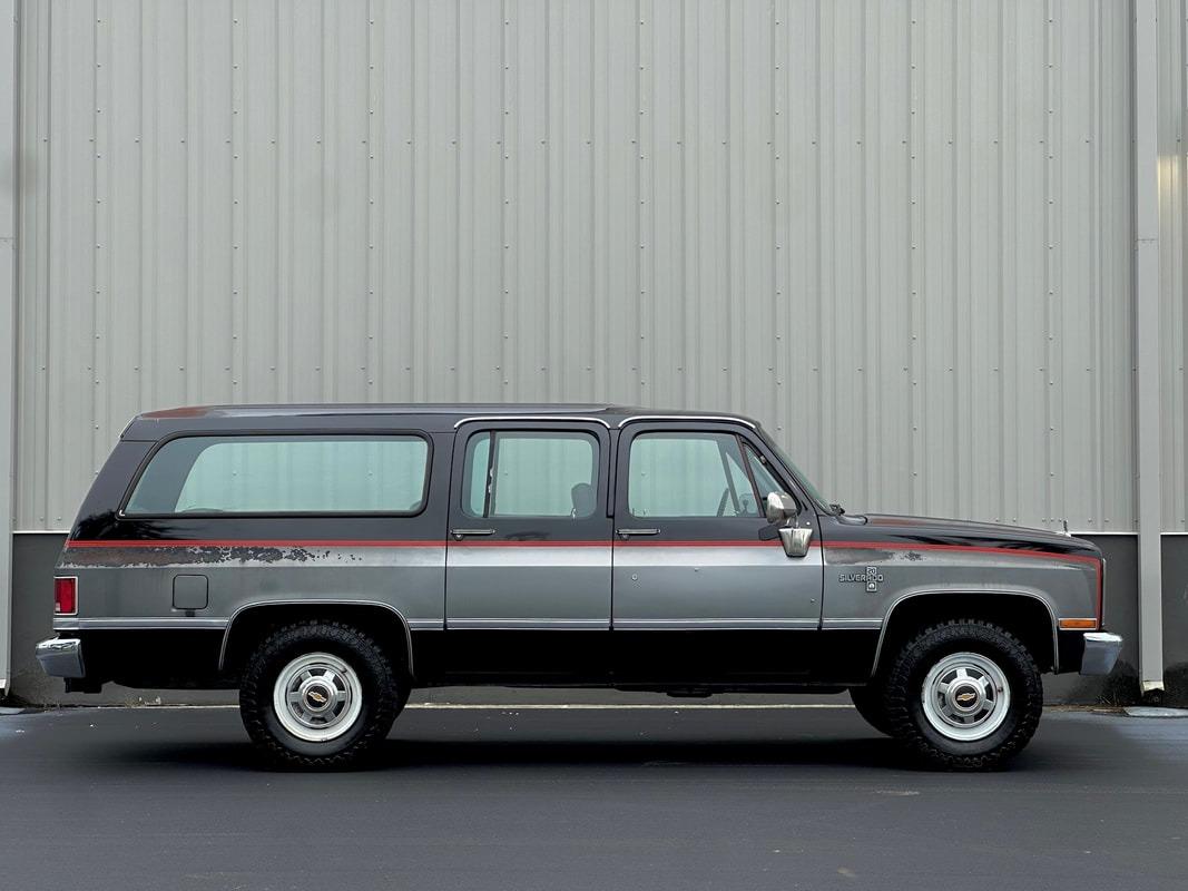 1987 Chevrolet R20 Suburban Silverado