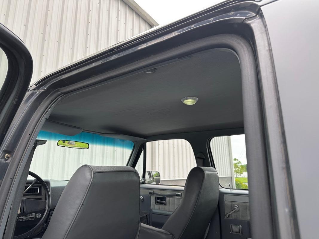 1987 Chevrolet R20 Suburban Silverado