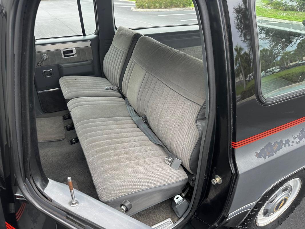 1987 Chevrolet R20 Suburban Silverado