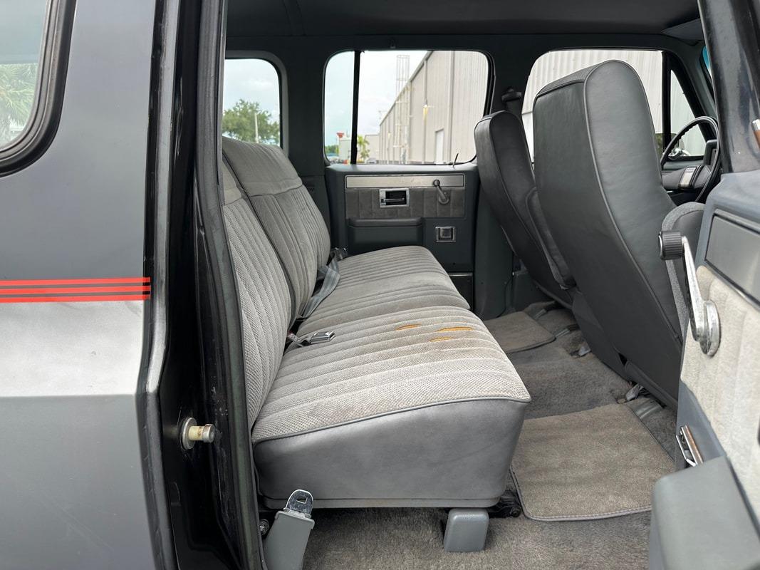 1987 Chevrolet R20 Suburban Silverado