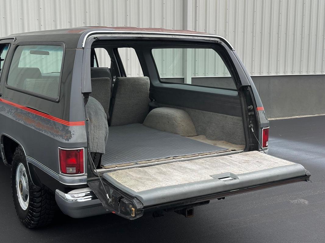 1987 Chevrolet R20 Suburban Silverado