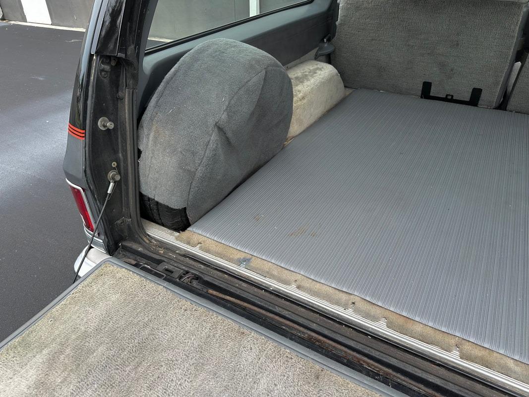 1987 Chevrolet R20 Suburban Silverado